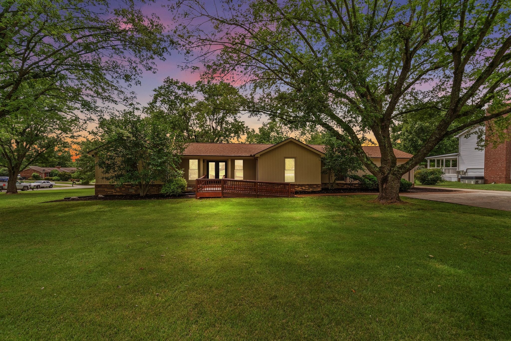 1301 Rivermont Dr