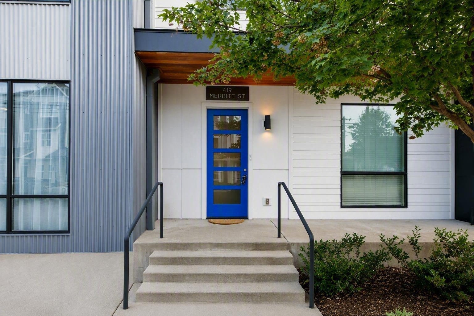 419 Merritt Ave