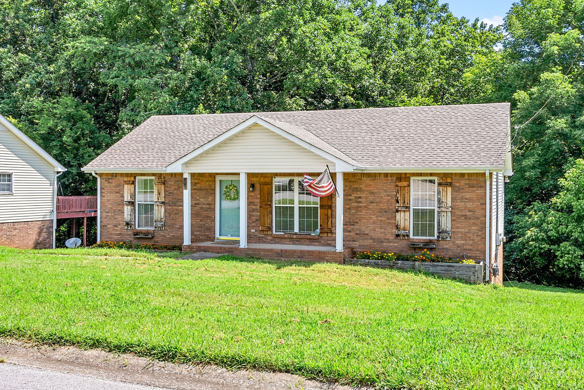 841 Lennox Rd