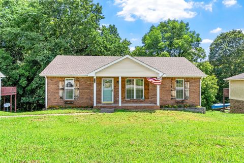 841 Lennox Rd Clarksville TN 37042