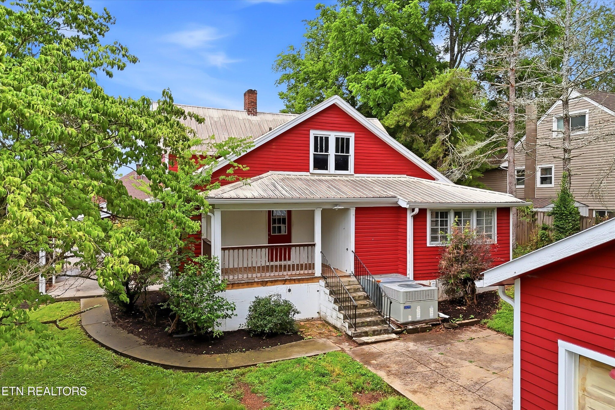 303 Blount St