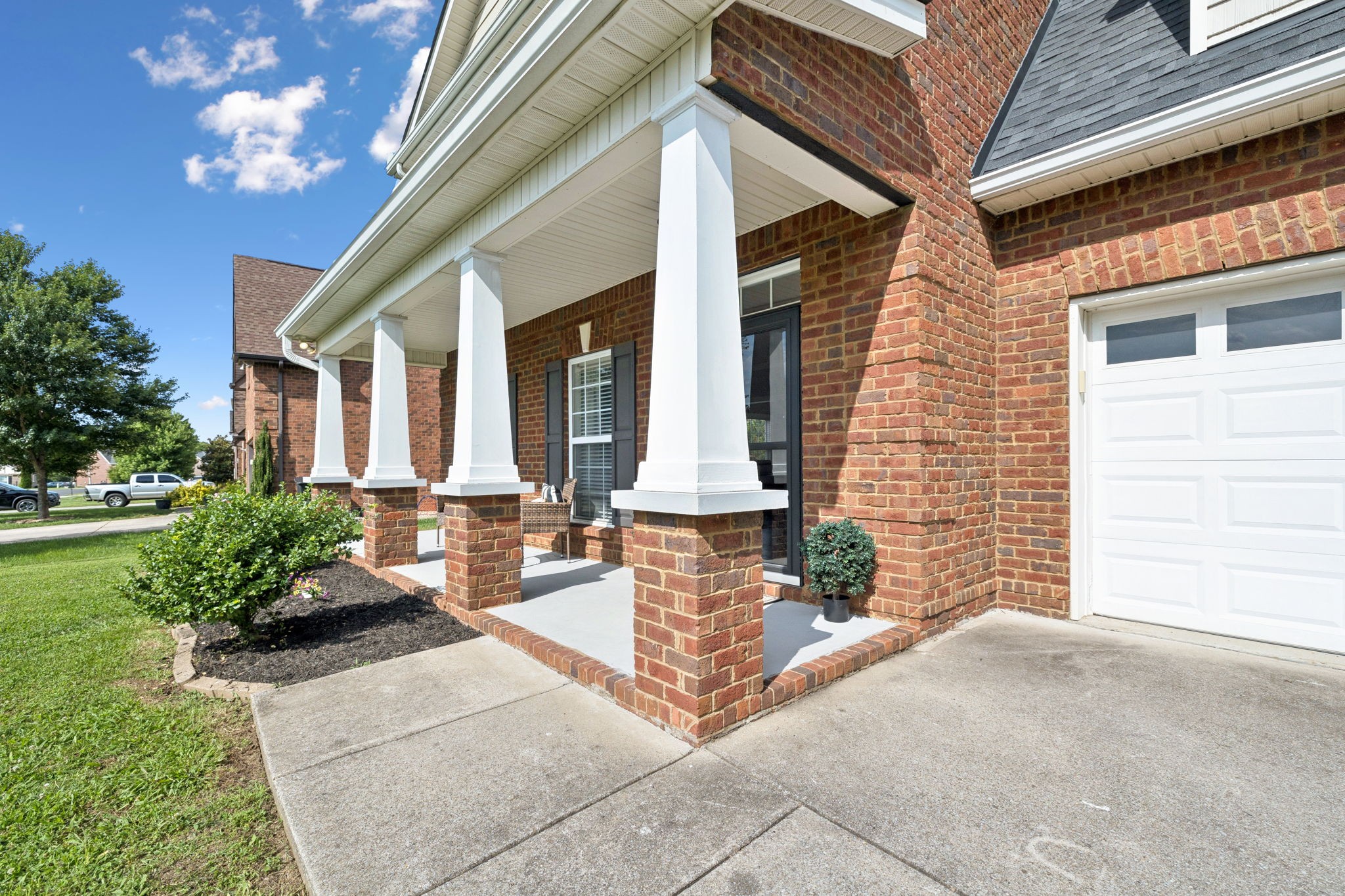 5239 Starnes Dr