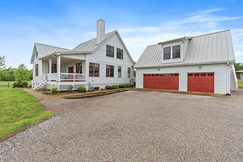 1662 Thompson Station Rd W Thompsons Station TN 37179