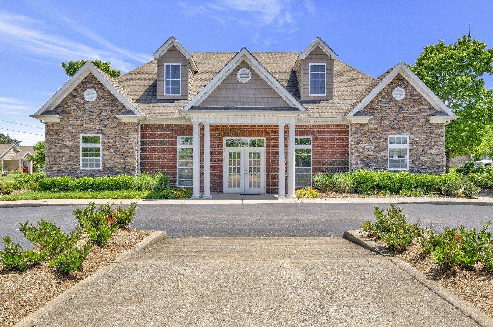 1472 Standish Dr