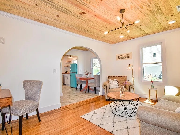 Columbia, Tennessee 38401, United States, 2 Bedrooms Bedrooms, ,1 BathroomBathrooms,Residential,Active,105793