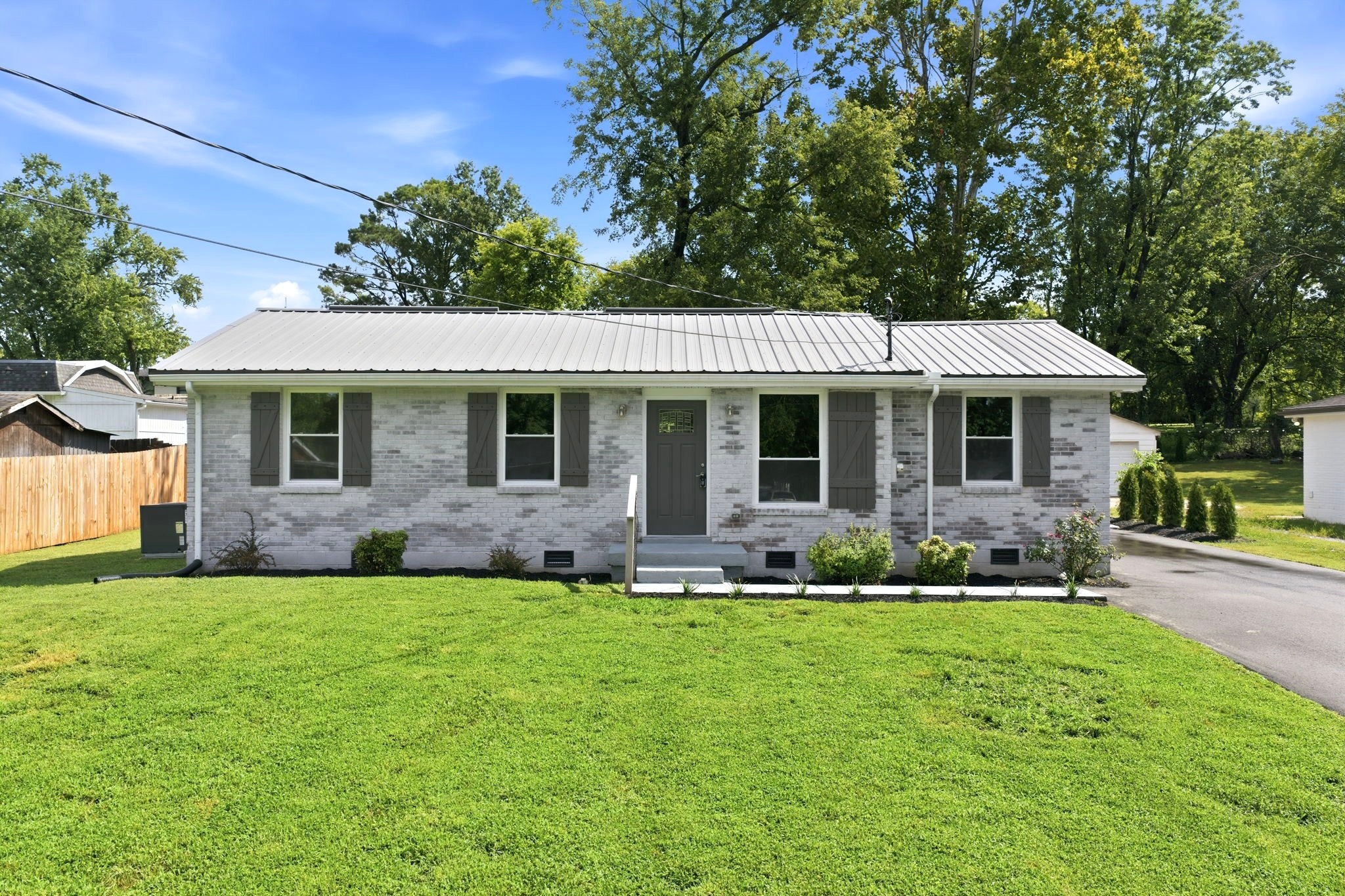3-bed home for sale in Old Hickory, TN 37138, 1005 Bettie Dr 1005 Bettie Dr, Old Hickory TN 37138 3-bed home, photo 1 of 7