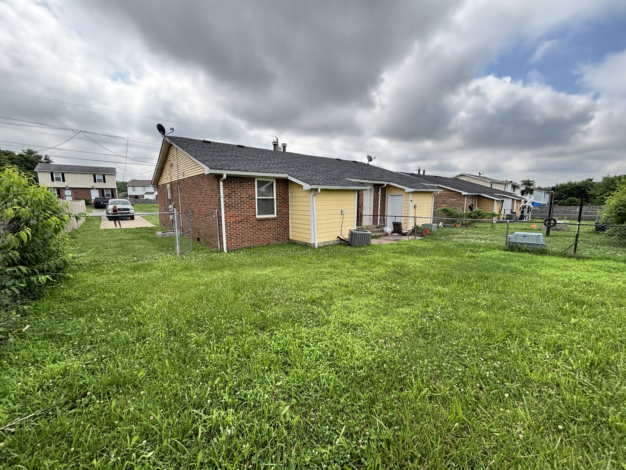 3525 Brookway Dr