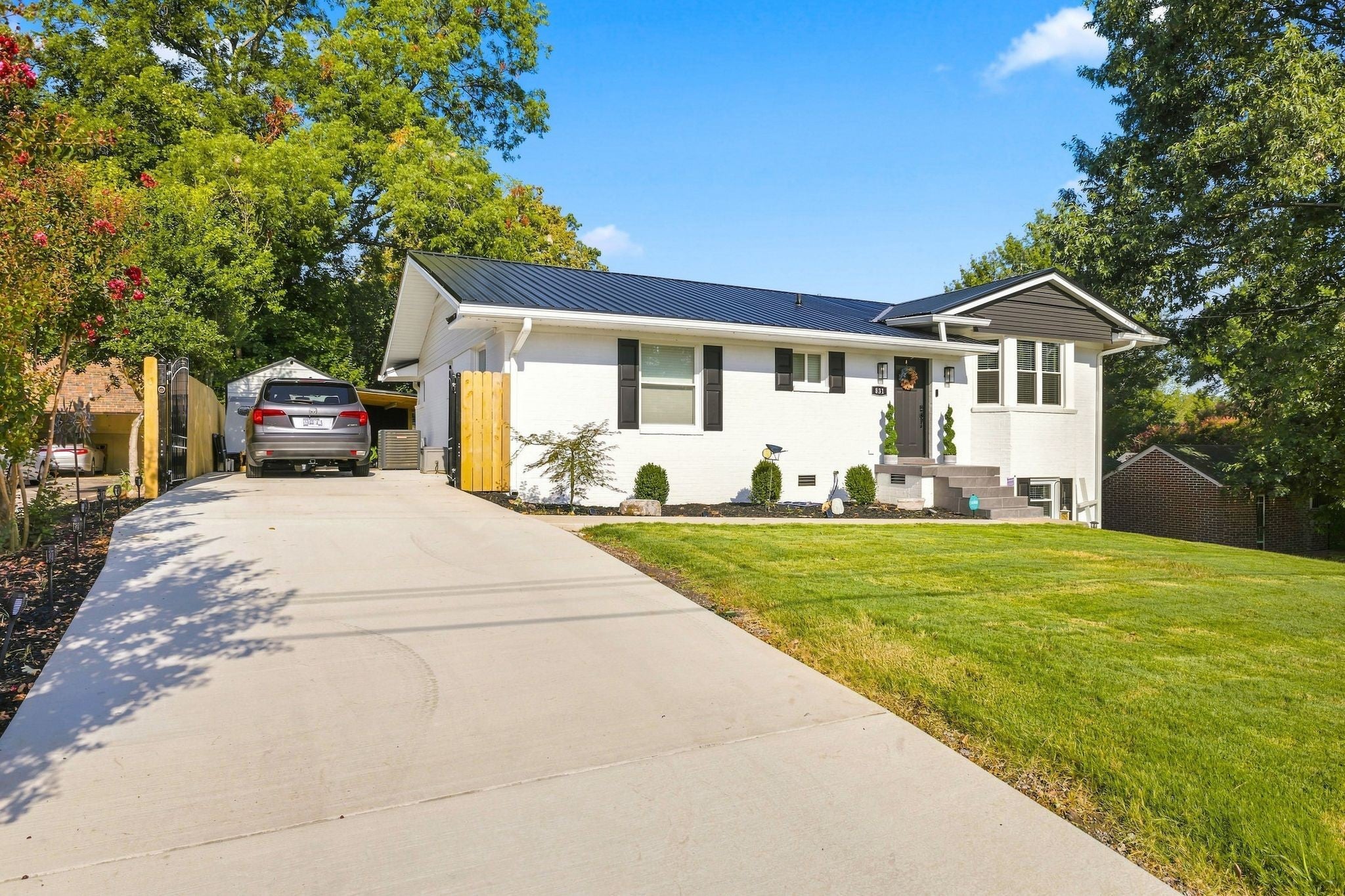 831 Sunnybrae Ave