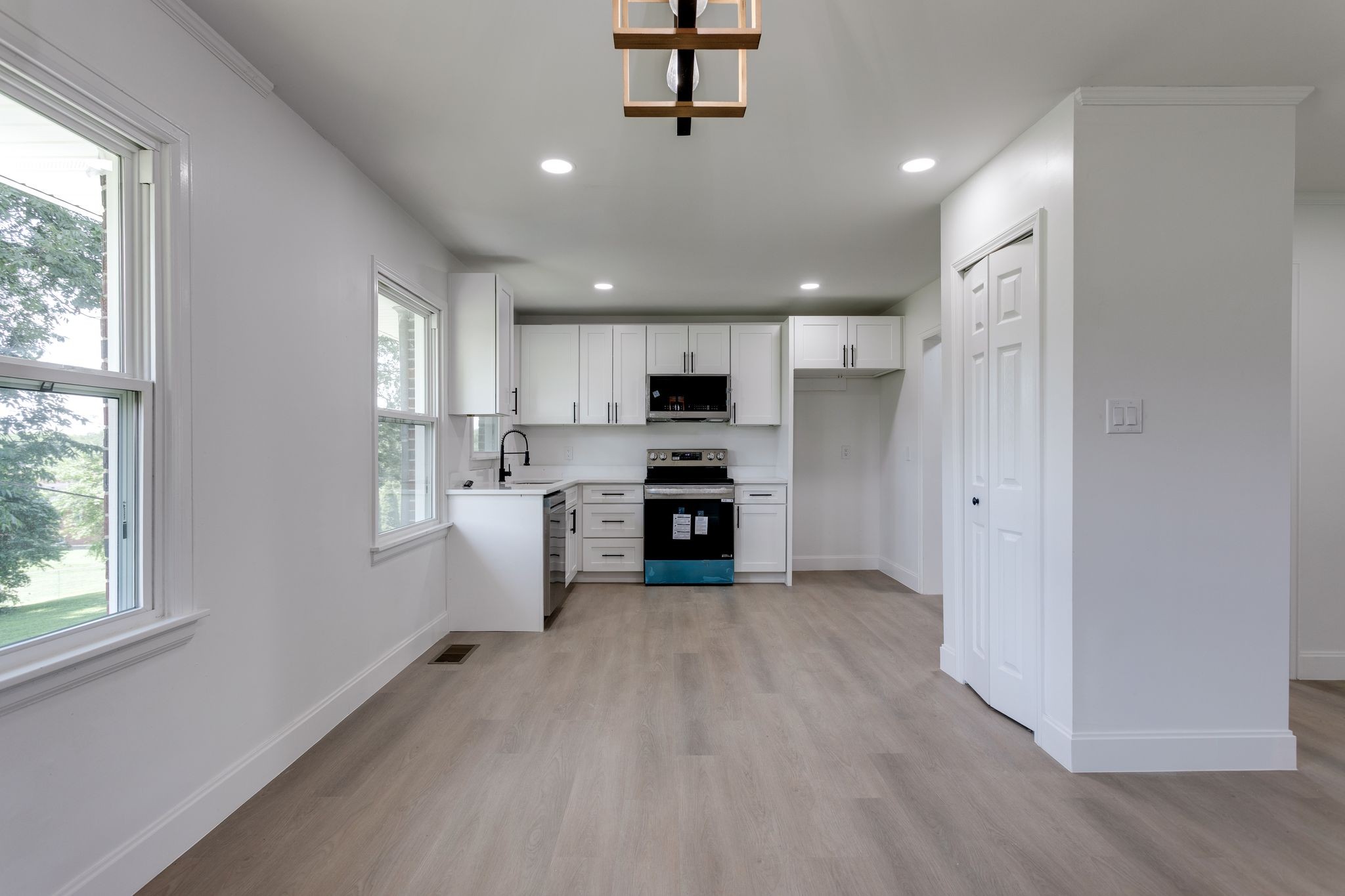 210 Porter Cir