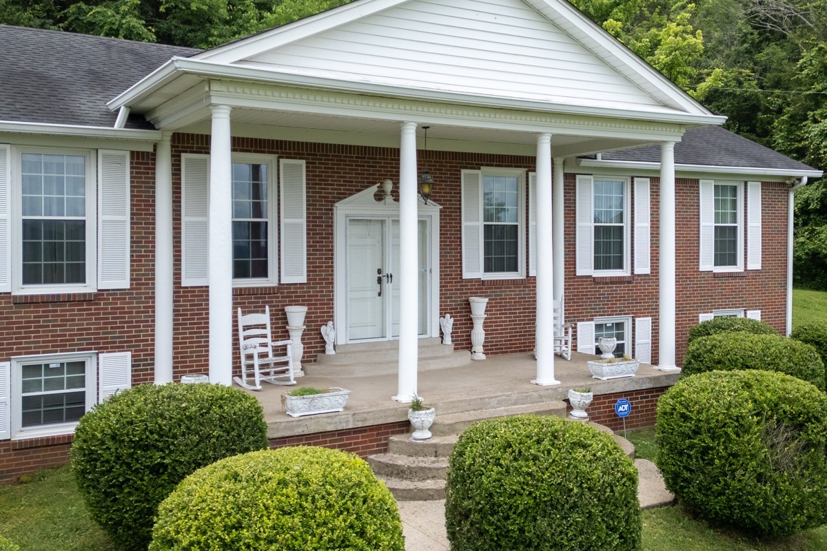 6908 River Road Pike