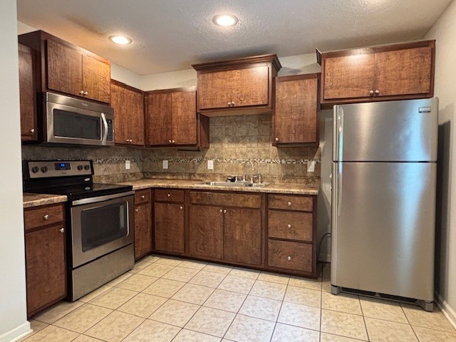 330 Oakwood Rd