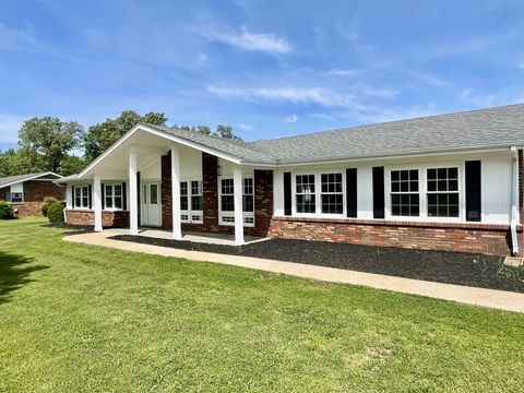 1570 Branch Dr Lawrenceburg TN 38464