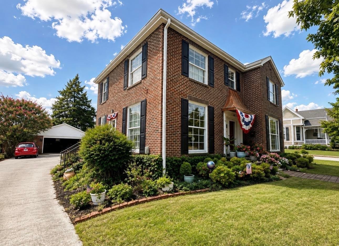 307 W Main St