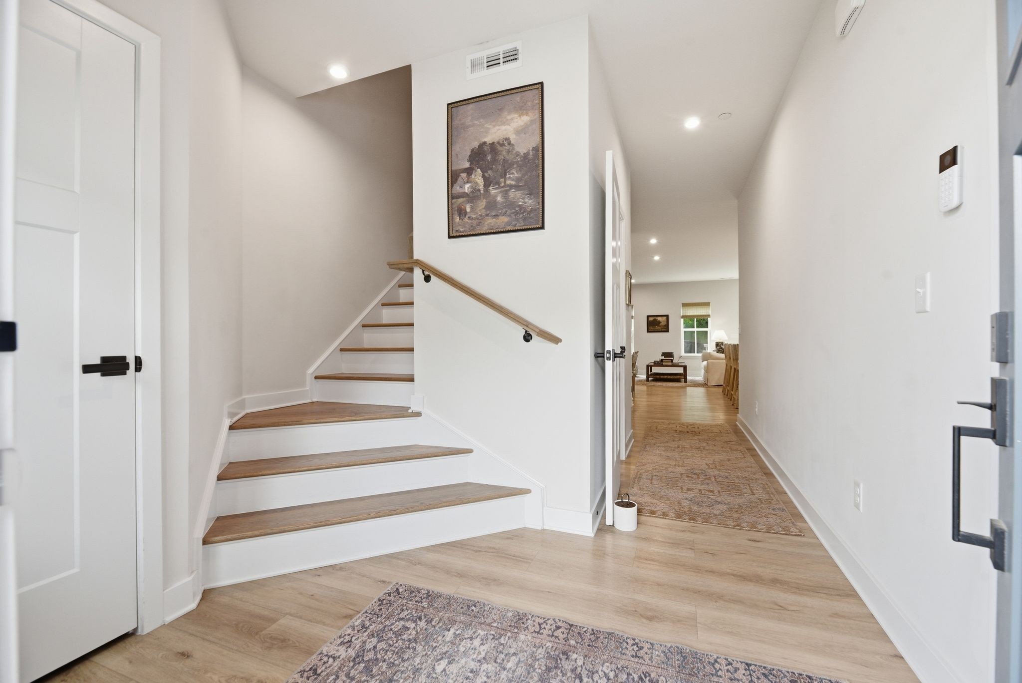 1048 Mountain View Dr