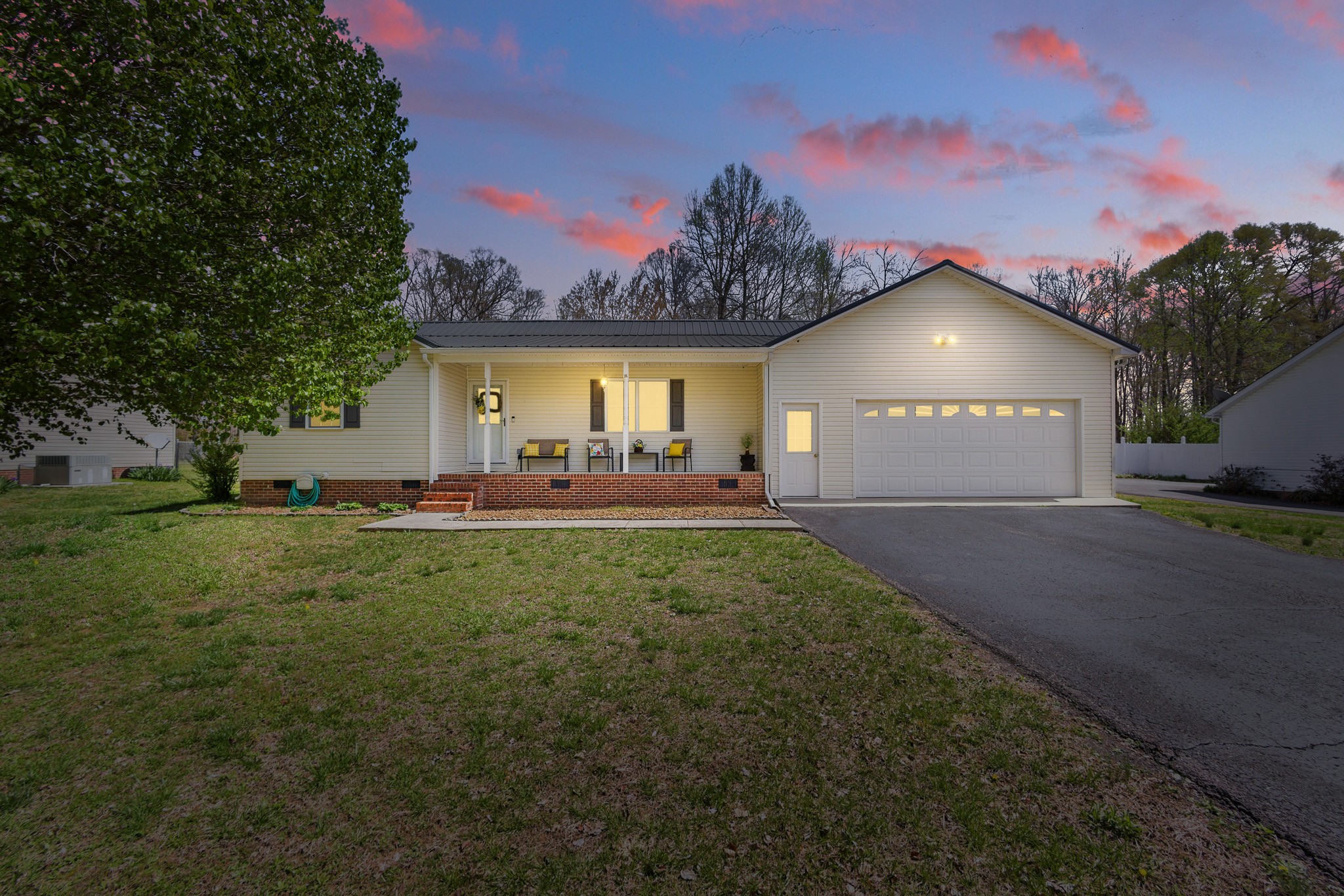 199 Oak Hills Dr