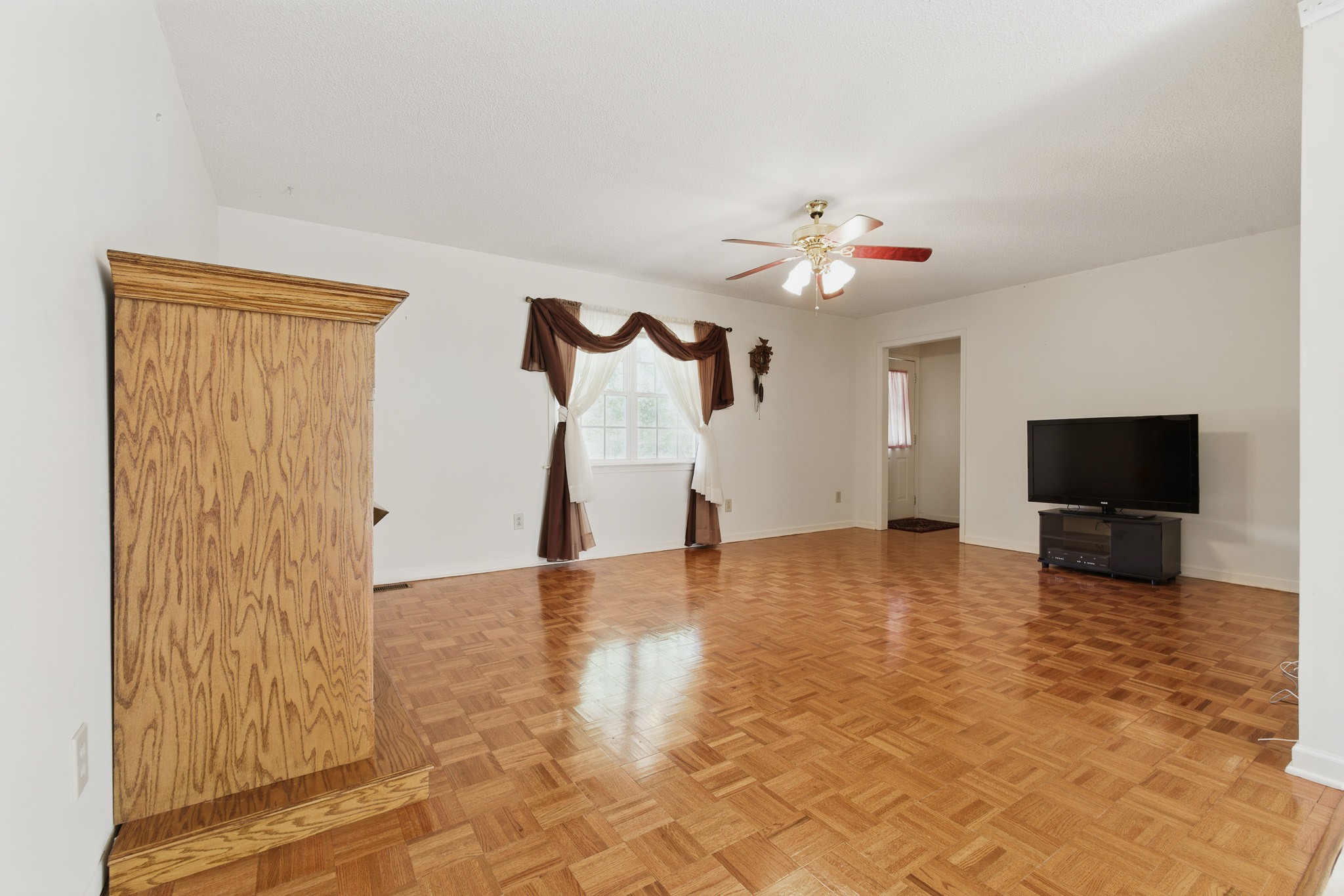 199 Oak Hills Dr