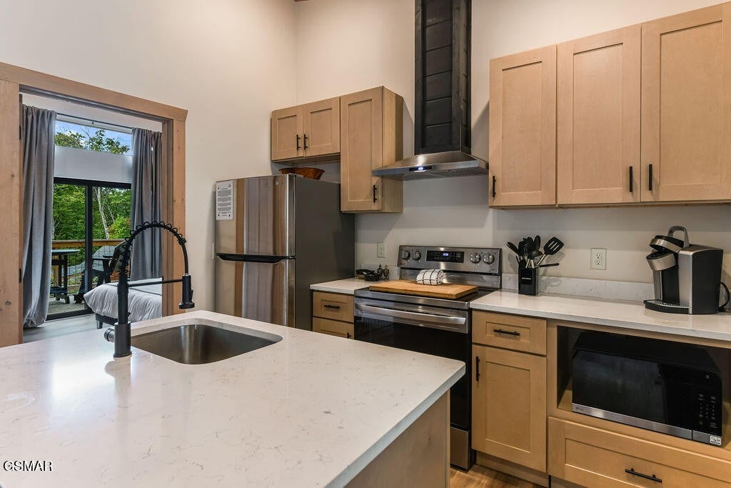 2241 E View Drive