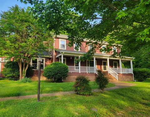 199 Gilmore Ln Bell Buckle TN 37020