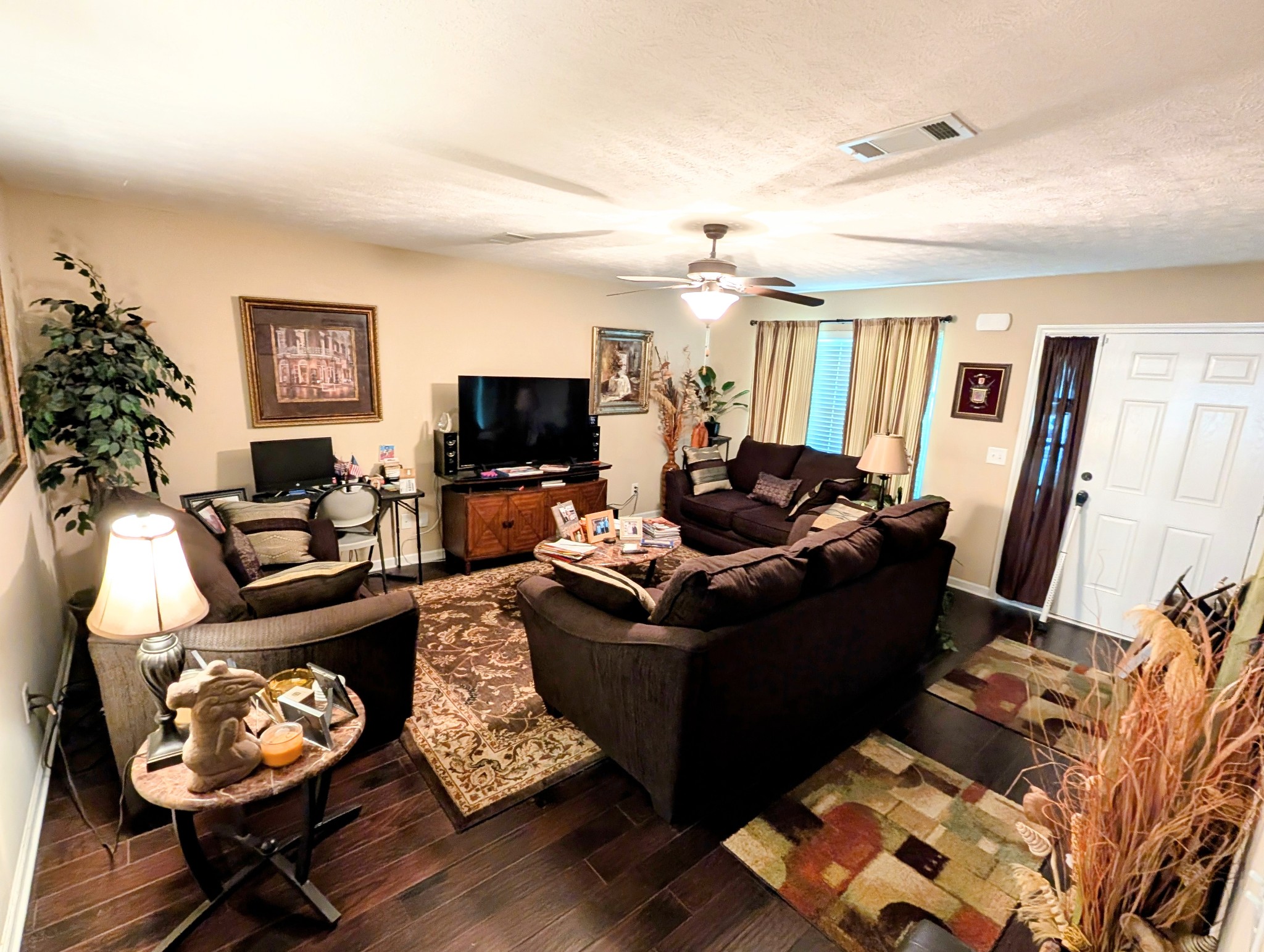 1148 Shire Dr