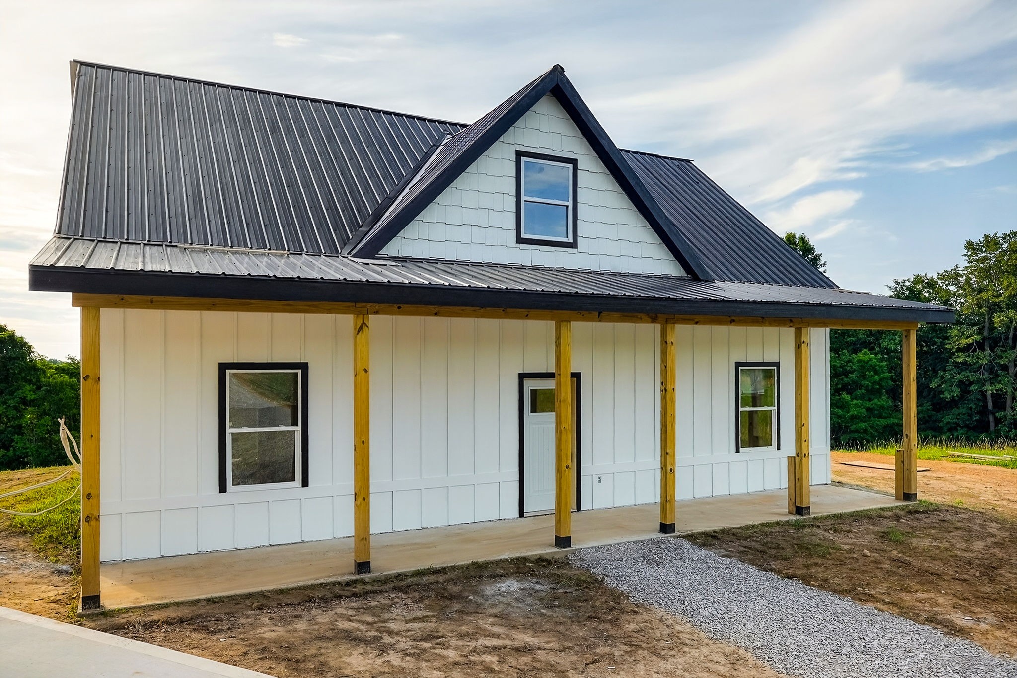 689 Amonett Cir