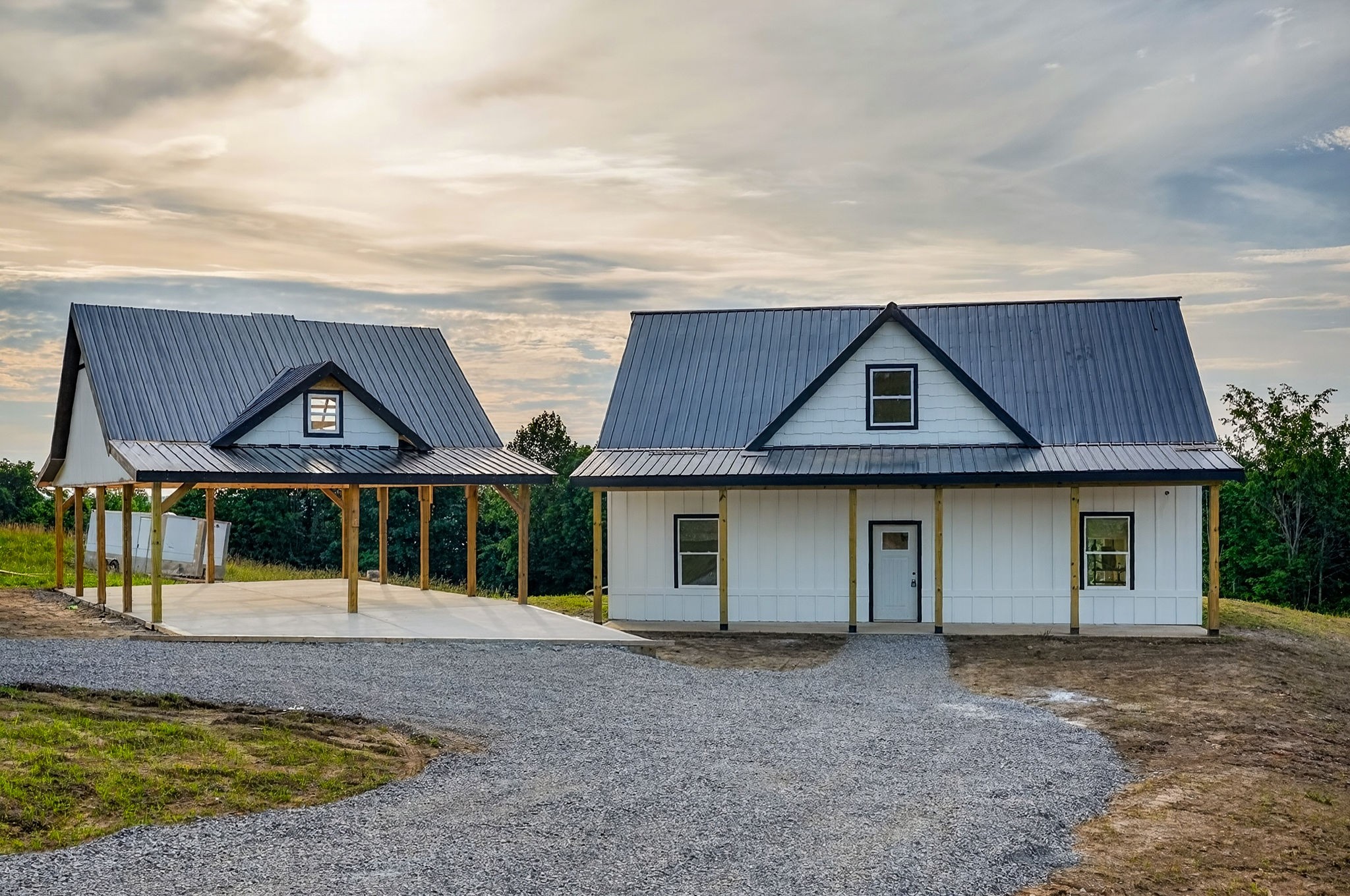 689 Amonett Cir