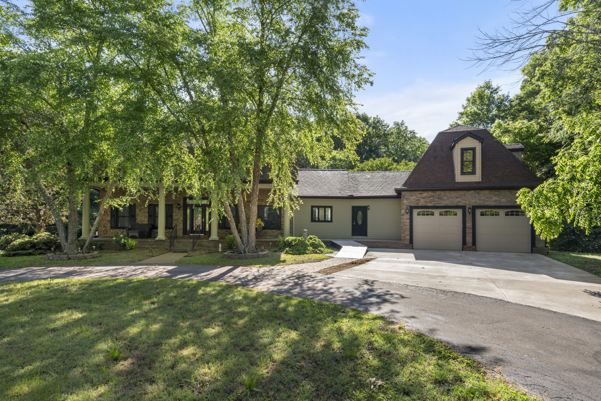 8238 Hawkins Rd