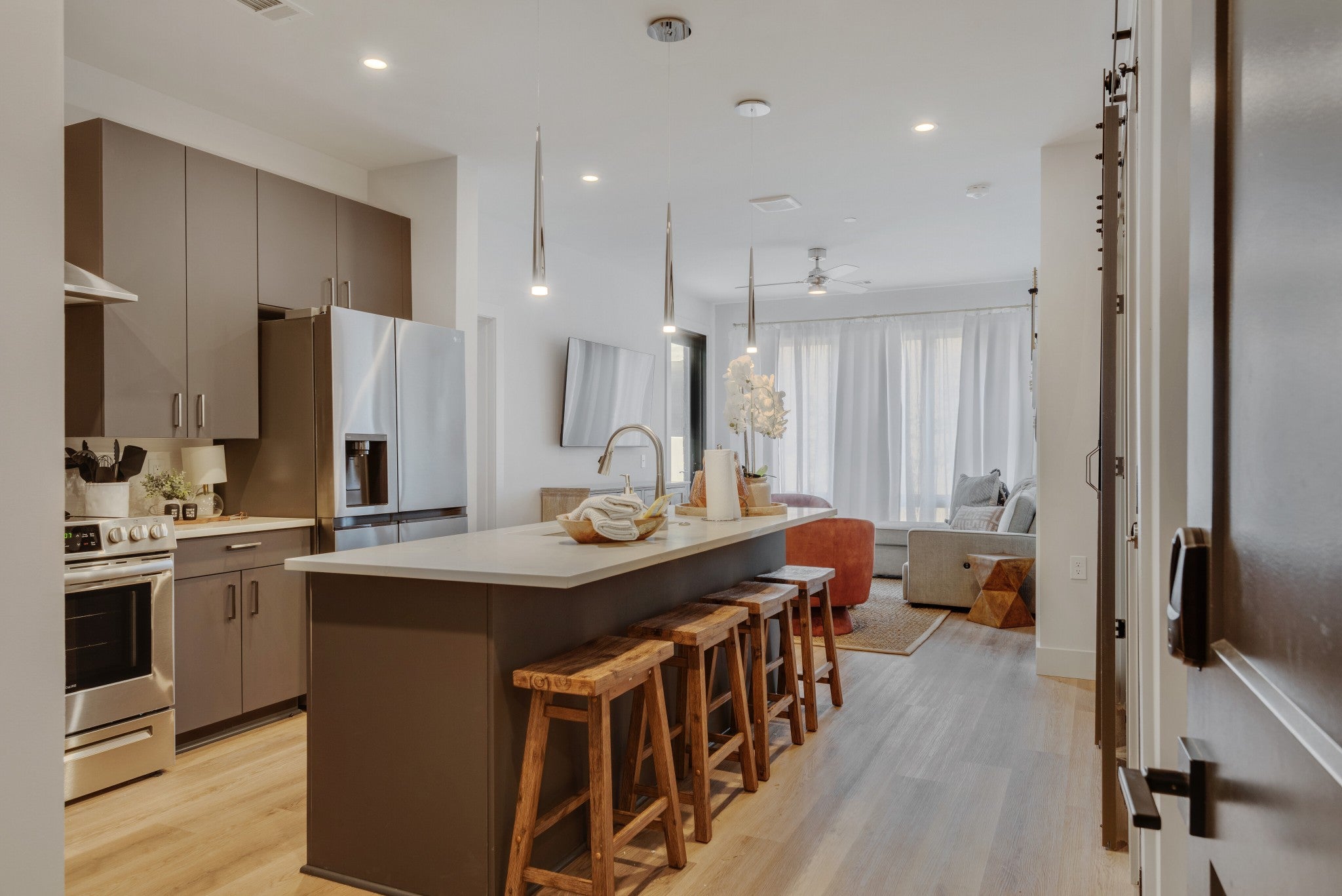 2.0-bed rental at 303 31st Ave N 206