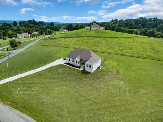 1301 WHITESIDE HILL RD, WARTRACE, TN 37183 - Image 24846d5eecc0bebf6c3db0ff4c7d01b8/818648557