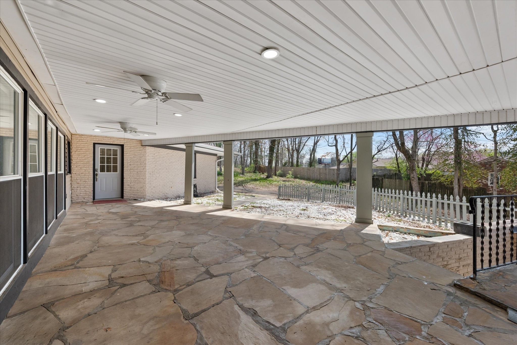 276 E Porters Bluff Rd E