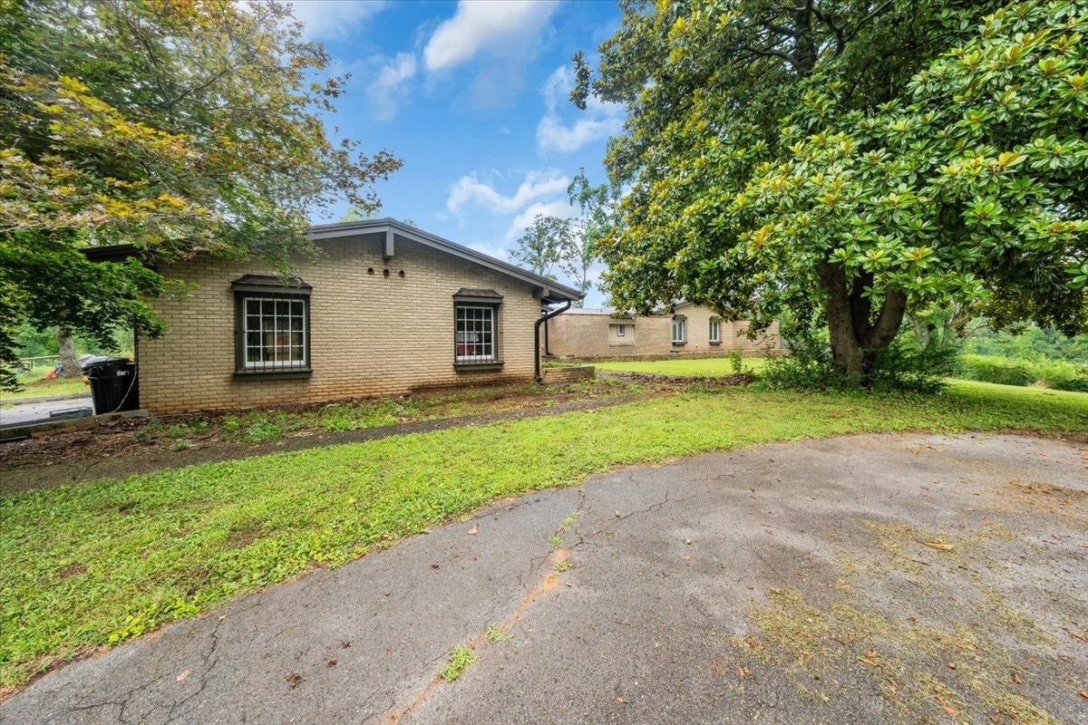 6126 Manchester Hwy