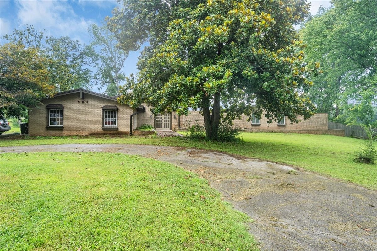 6126 Manchester Hwy