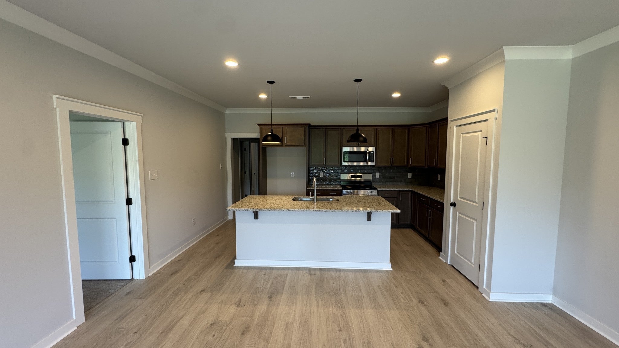 492 W Foxrun