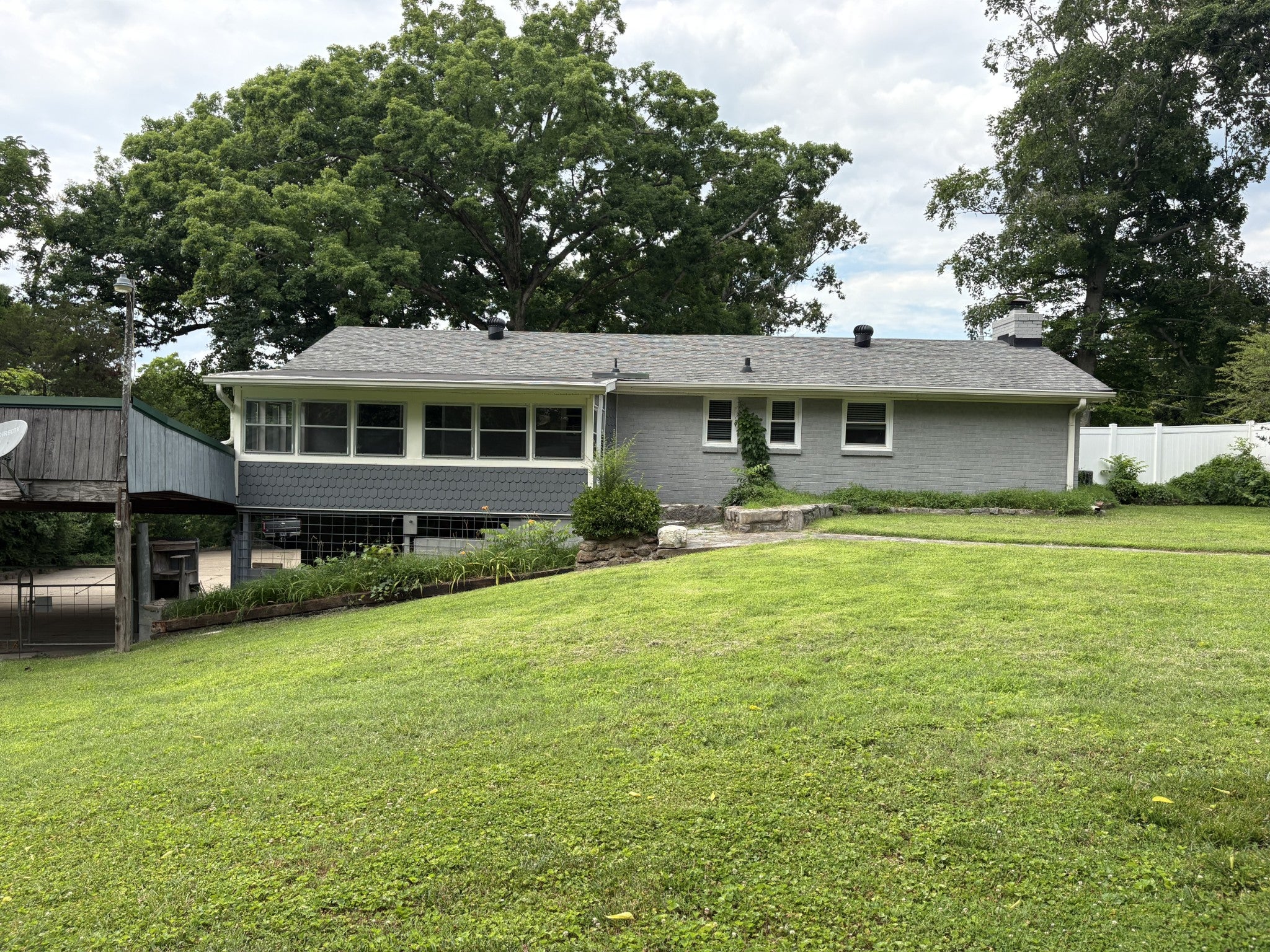 304 Hickory Dr, Old Hickory TN 37138 3-bed home, photo 3 of 22