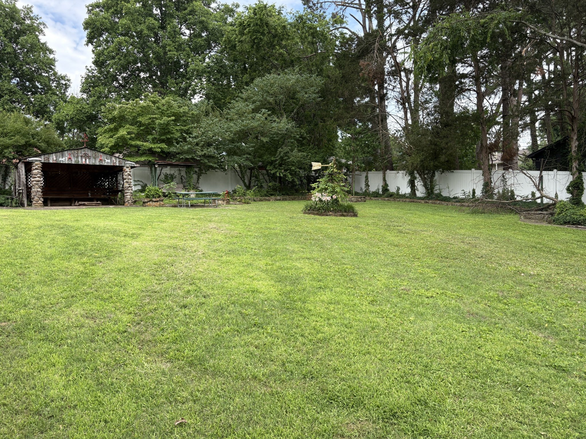 304 Hickory Dr, Old Hickory TN 37138 3-bed home, photo 4 of 22