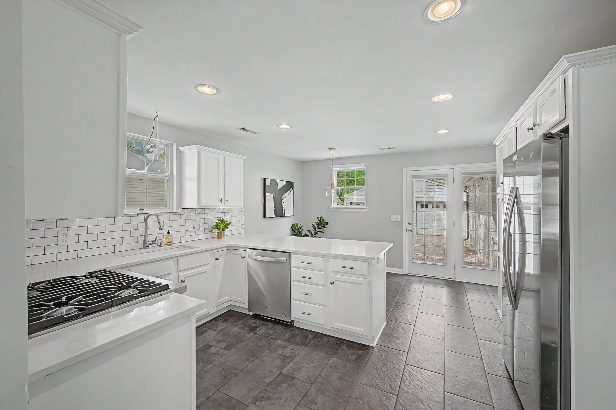 353 9th Ave N