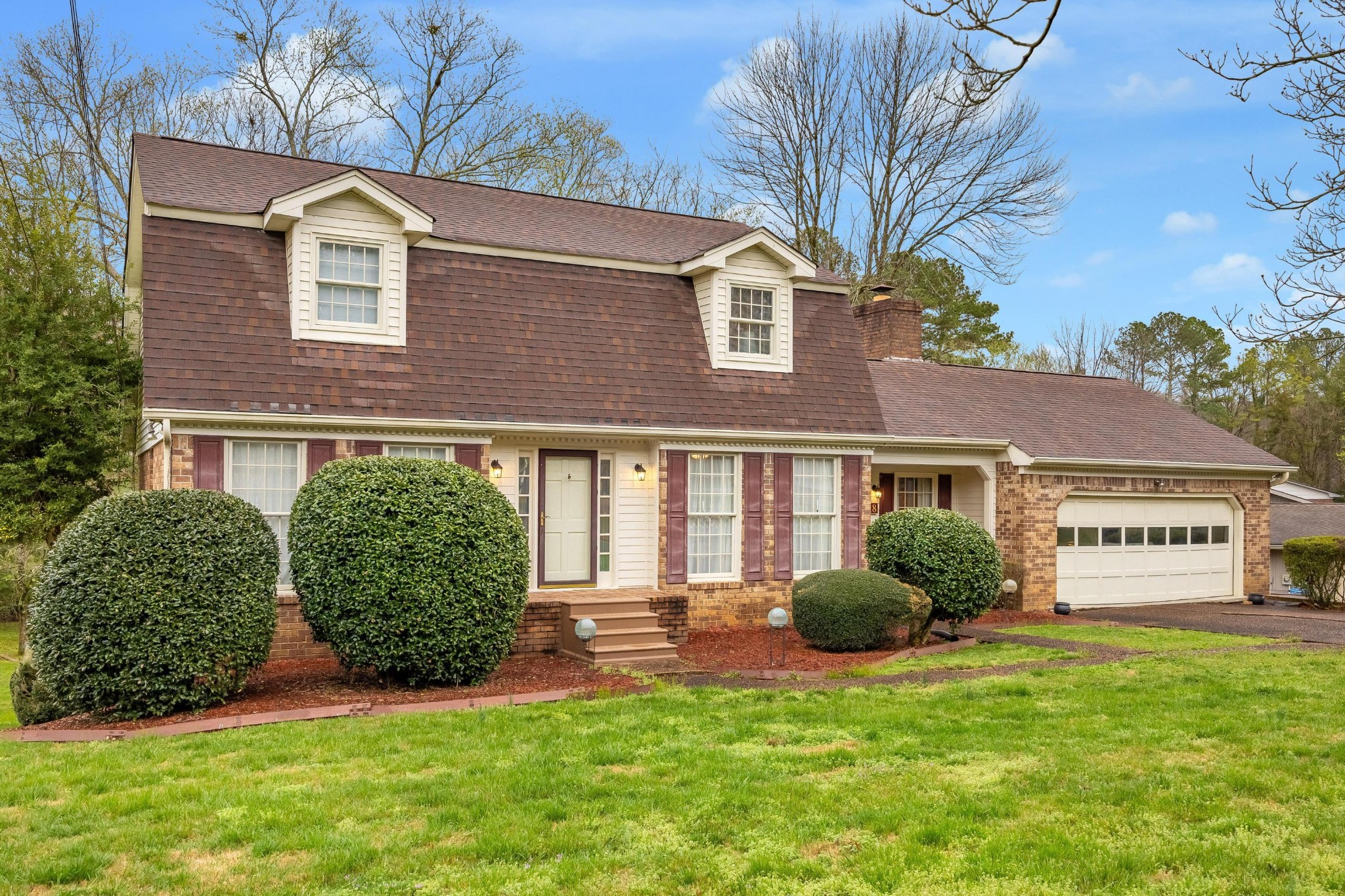 1518 Everhart Drive NW