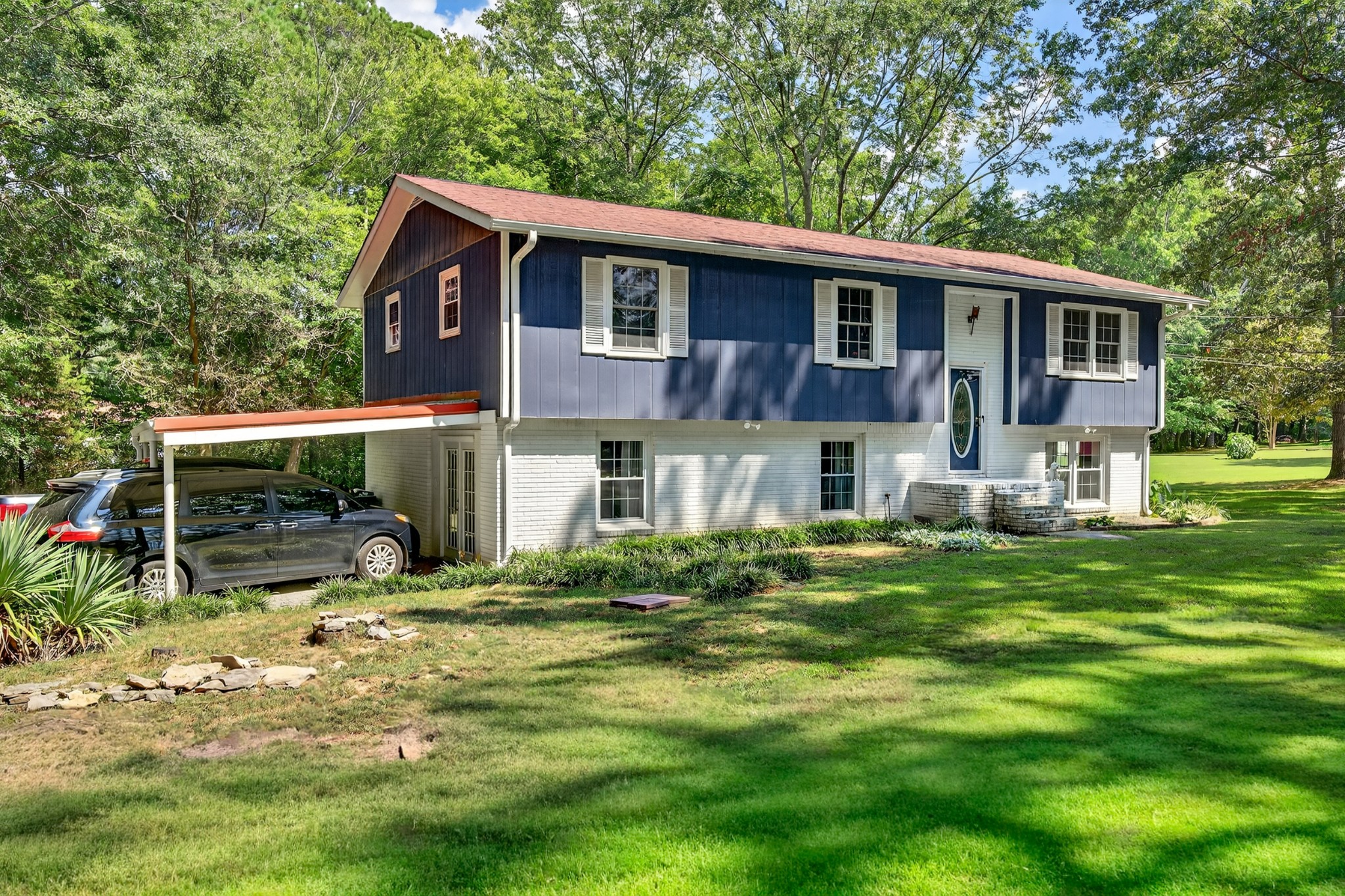 23 Hodge Ln