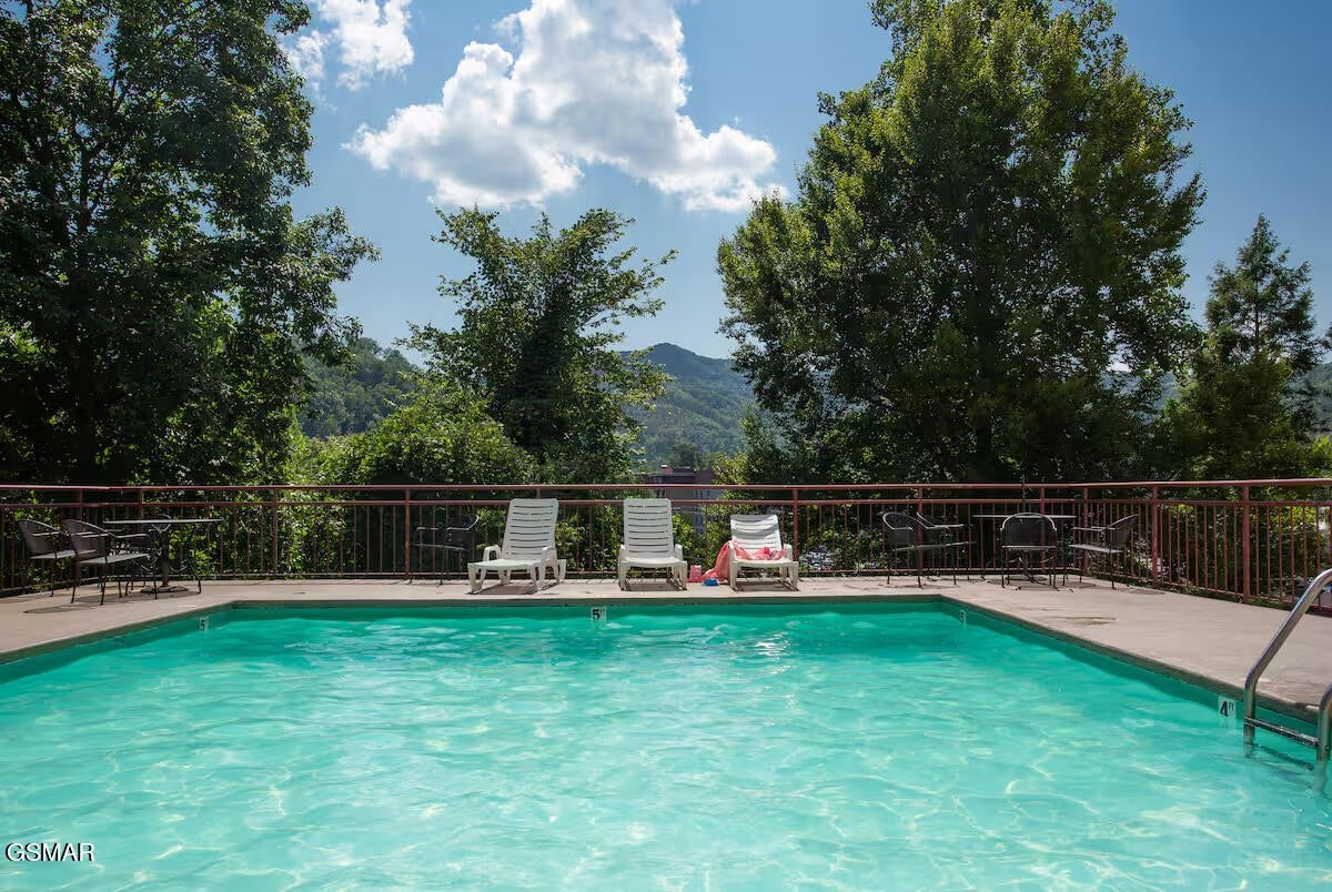 354 E Holly Ridge Road 204