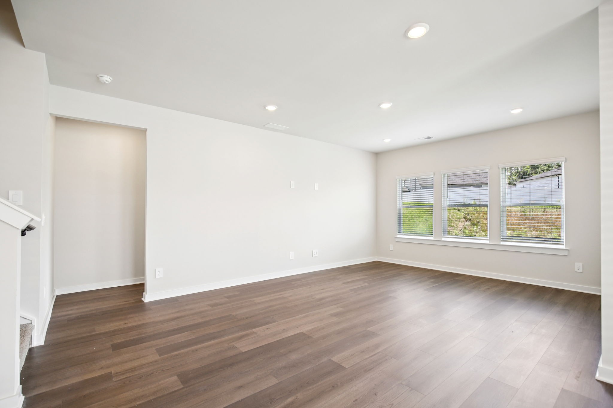 913 Calvin Ct