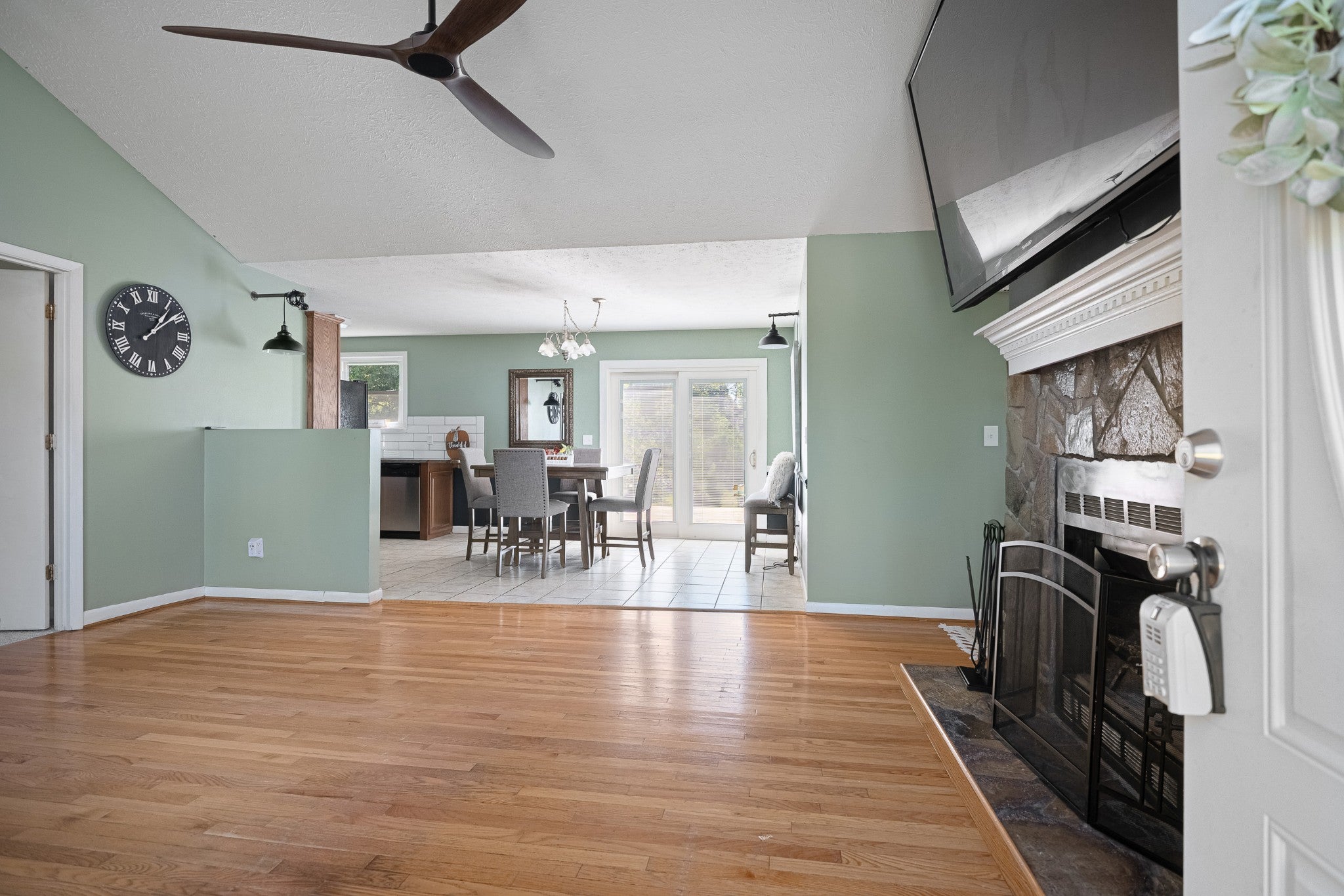 109 Shirley Ct