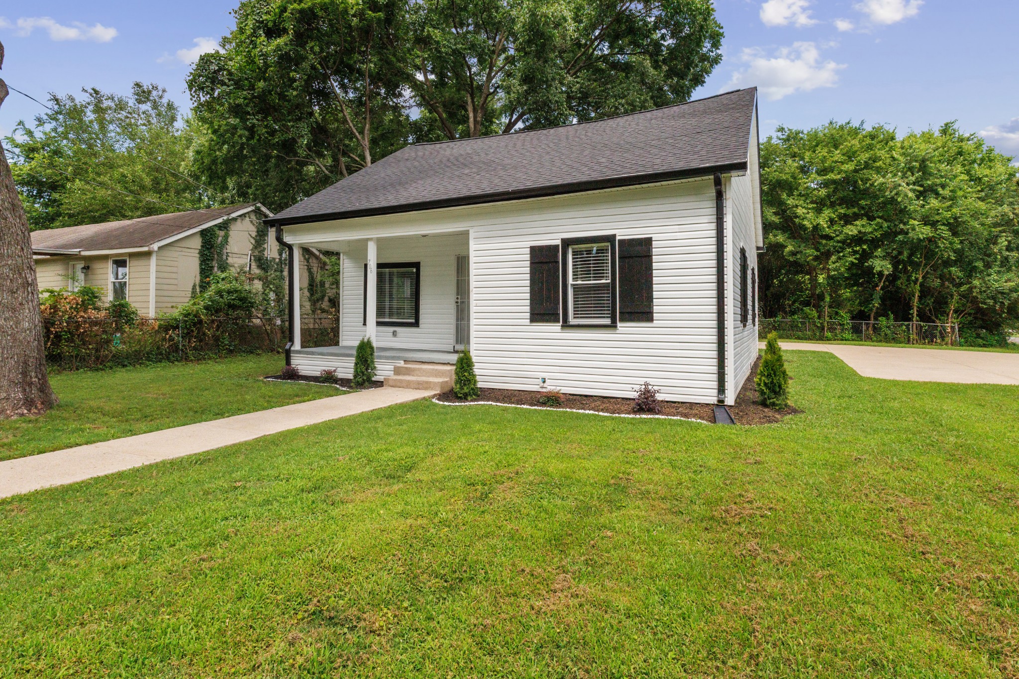 706 Poplar Ave