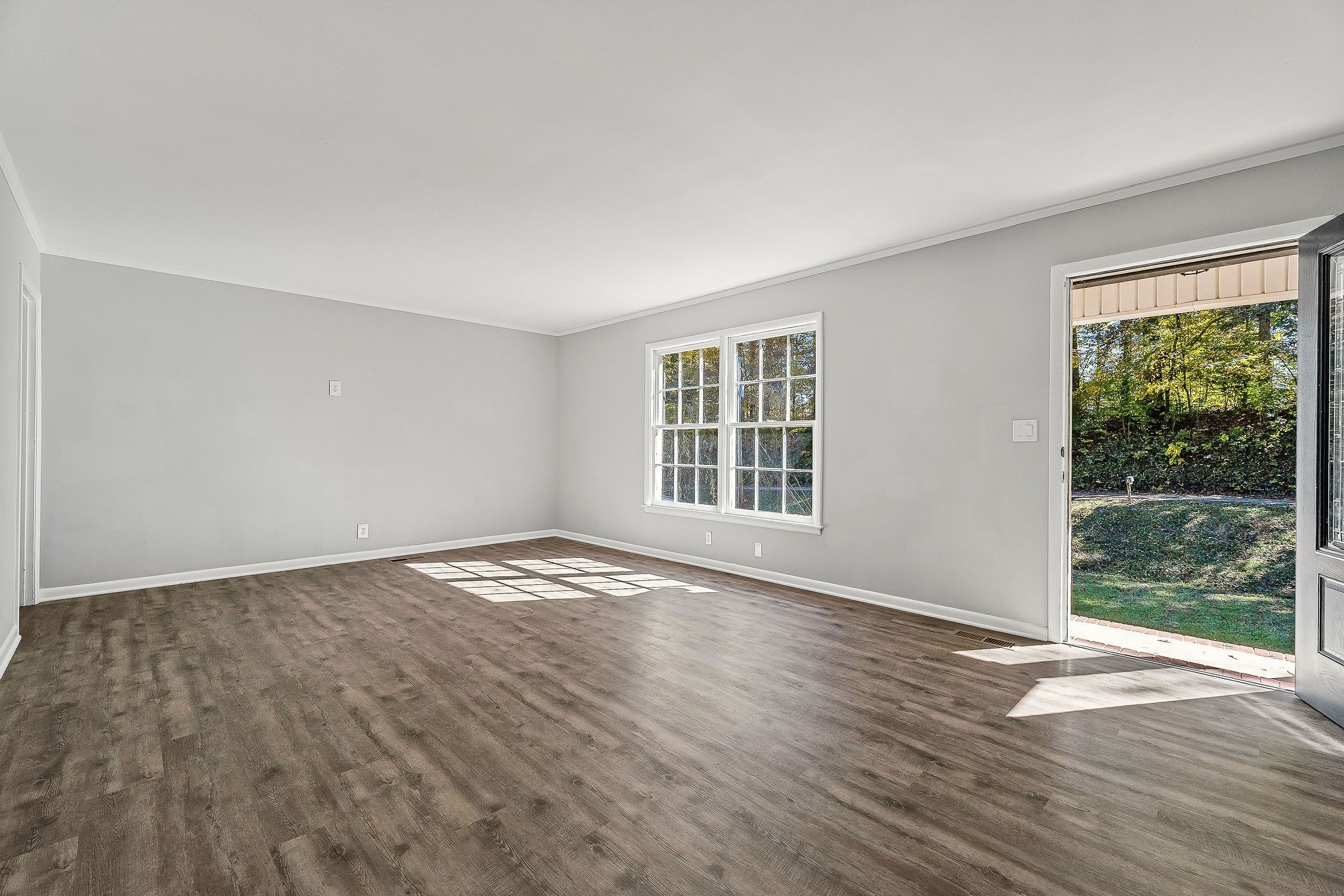 108 Dellwood Ln