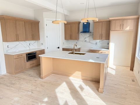 913 33rd Ave N B Nashville TN 37209