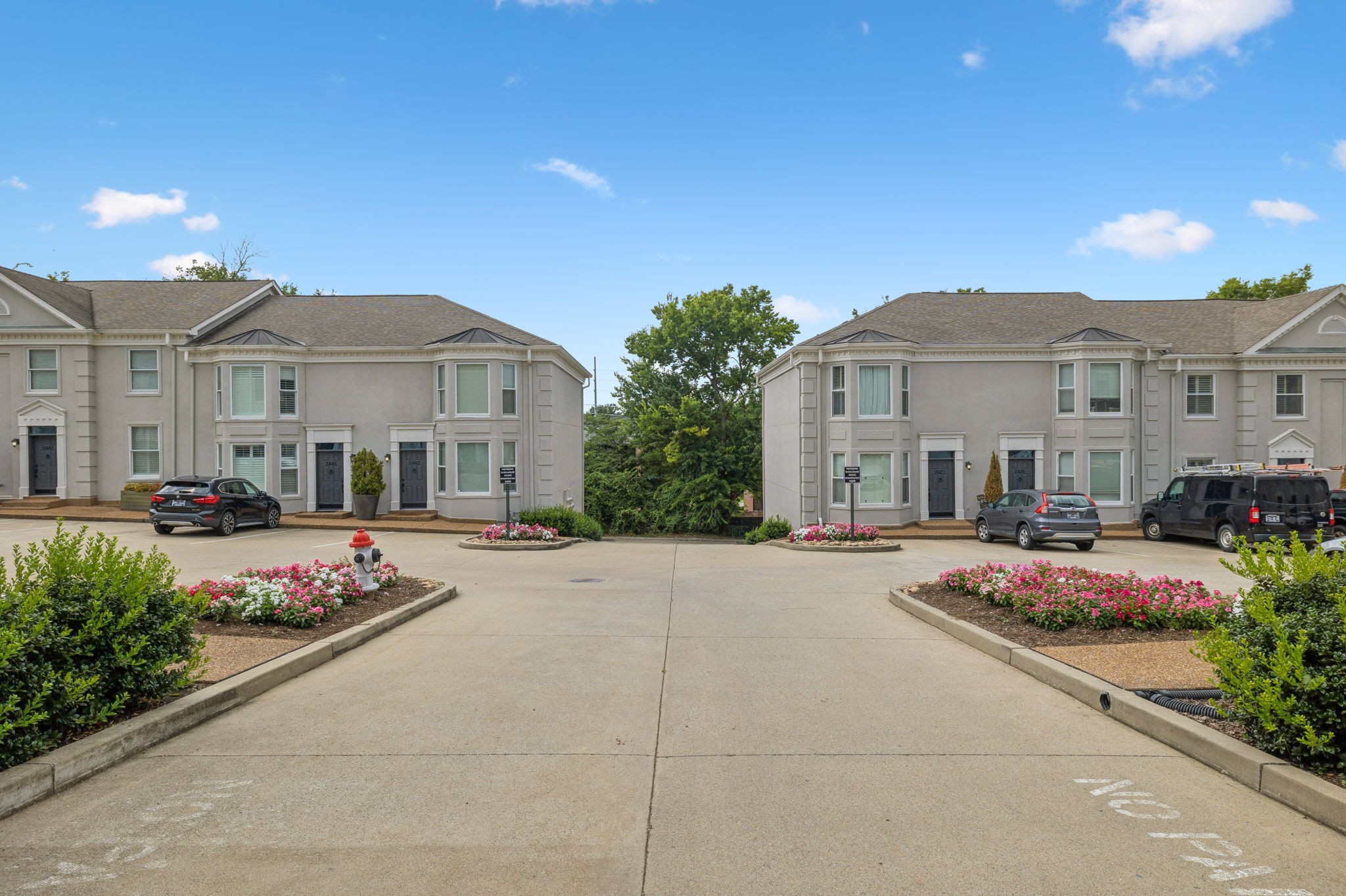 3429 Golf Club Ln