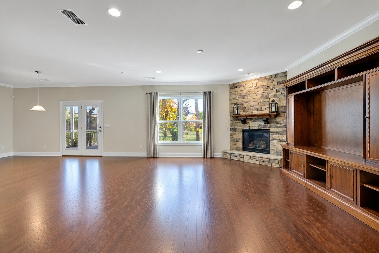 4010 Compass Pointe Ct