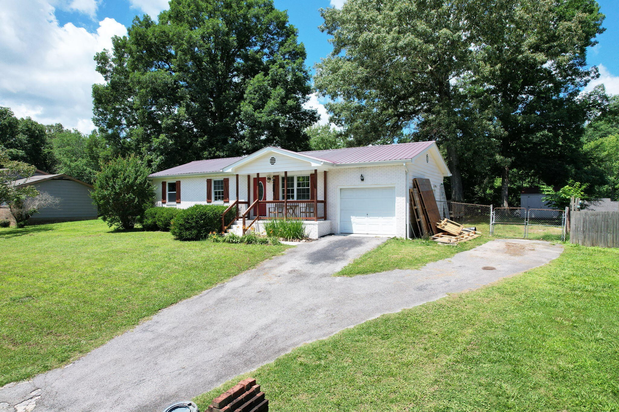 921 E Circle Drive