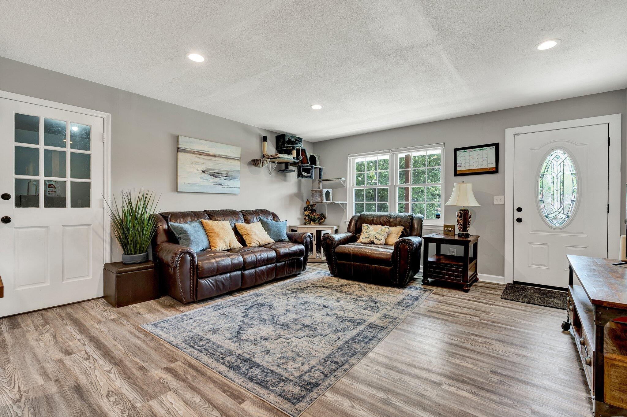 921 E Circle Drive