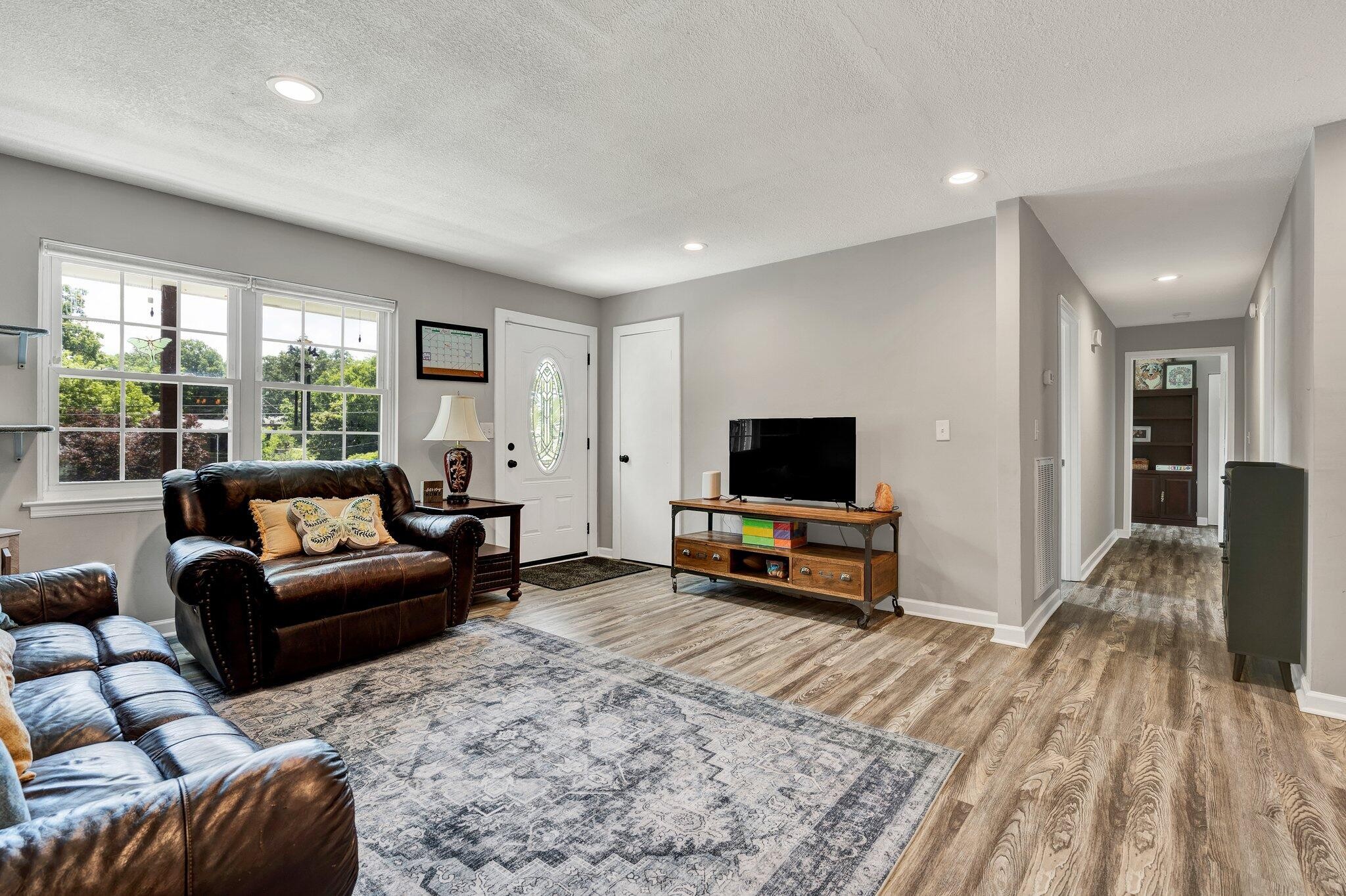921 E Circle Drive
