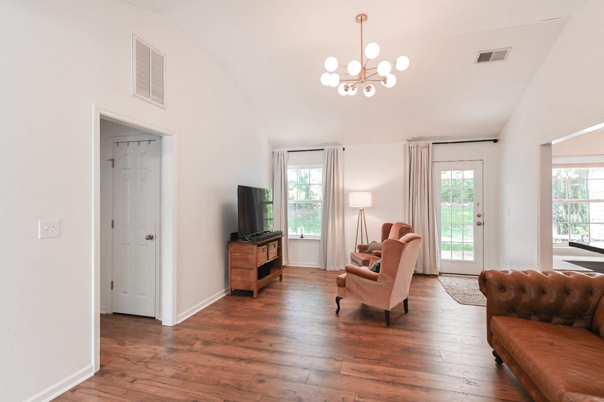 2224 Dewey Dr