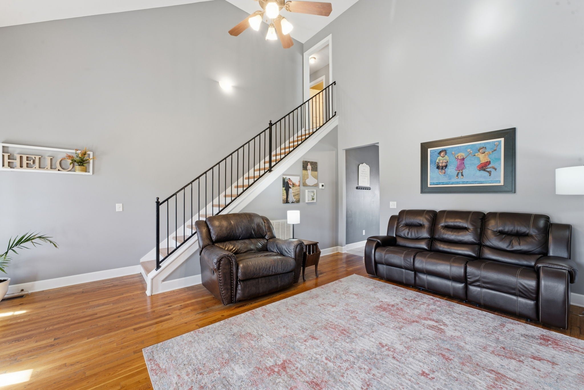 812 Renaissance Ave
